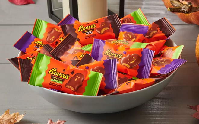 Reeses Peanut Butter Milk Chocolate Assorted Shapes Halloween Candy Jumbo Snack Size