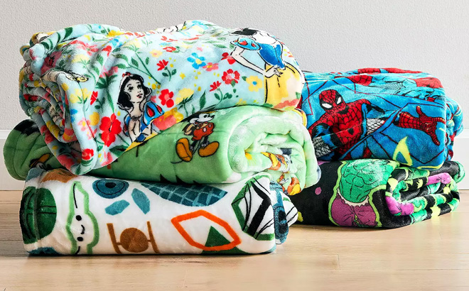 The Big One Marvel Oversized Supersoft Plush Throw