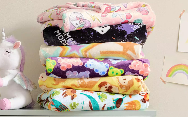 The Big One Oversized Supersoft Plush Throws