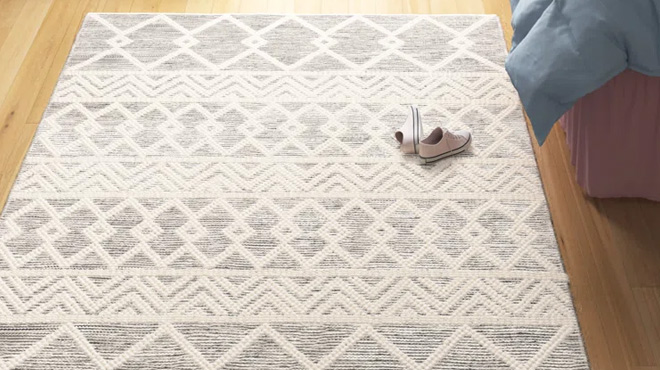 Wade Logan Latrissa Moroccan Handmade Flatweave Wool Area Rug