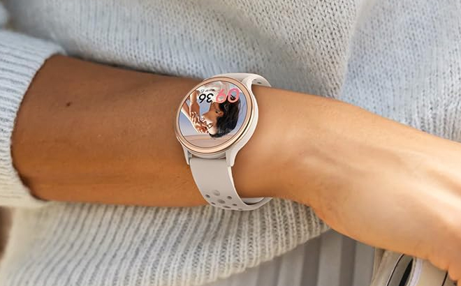 A Person Wearing the Womens Fitness Smartwatch in White