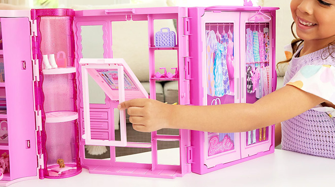 Barbie Dream Closet With Barbie Doll with Accessories