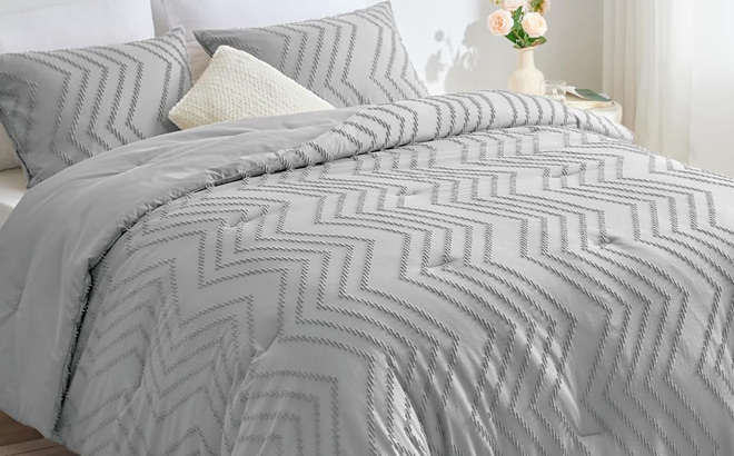 CozyLux Queen 3 Piece Comforter Set