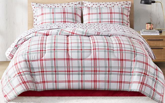 Design Lab Merry Bright 8 Piece Comforter Set