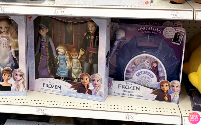 Disney Frozen Royal Family of Arendelle and Sing Along Boombox