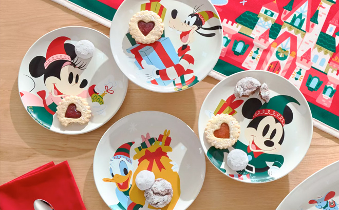 Disney Mickey Mouse and Friends Holiday Plate Set