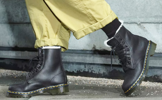 Dr Martens Womens Faux Fur Lined Lace Up Boots