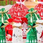 Funnlot Christmas Drawstring Gift Bags