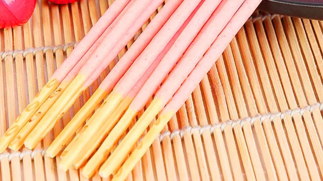 Glico Pocky Strawberry Cream Covered Biscuit Sticks