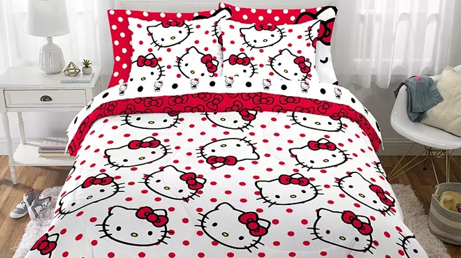 Hello Kitty Twin Reversible Comforter