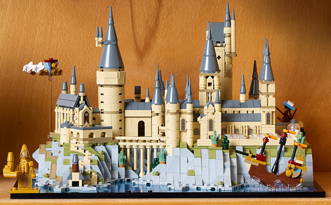 LEGO Harry Potter Hogwarts Castle and Grounds Building Set