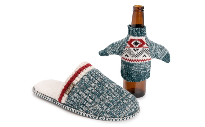 MUK LUKS Mens Rib Knit Scuff Slipper w Matching Bottle