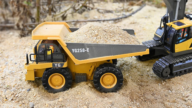 Remote Control Dump Truck Toy 1