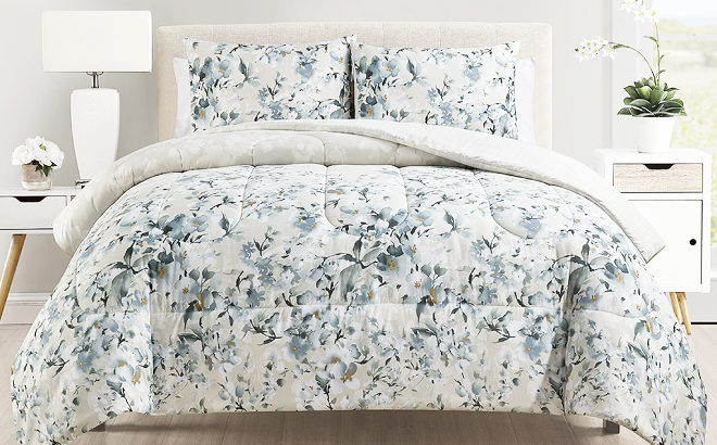 Richmond Park Julia 3 Piece Floral Midweight Comforter Set