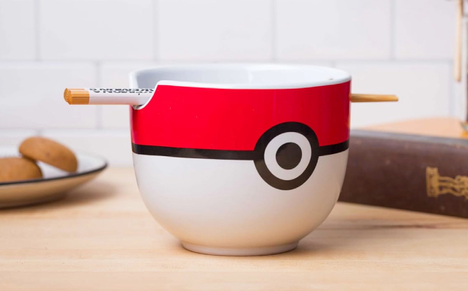 Silver Buffalo Pokemon Pokeball Ceramic Ramen Noodle Bowl