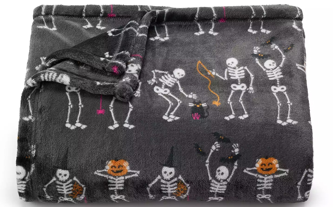 The Big One Halloween Oversized Supersoft Plush Skeleton Throw Blanket