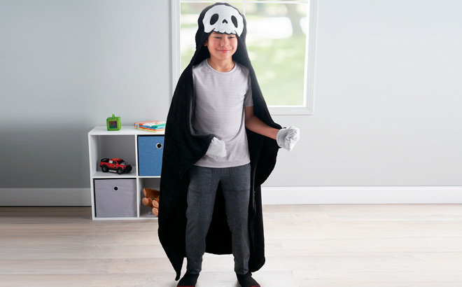 Your Zone Kids Skeleton Glow in the Dark Hooded Throw