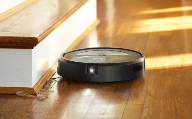 iRobot Roomba j7 Wi Fi Connected Robot Vacuum