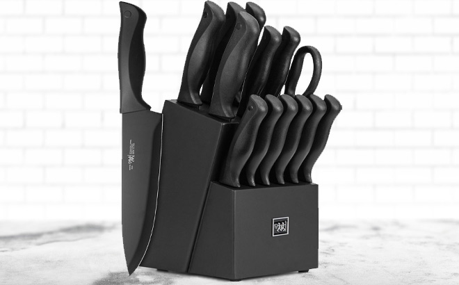 15 Piece Knife Set on the Table