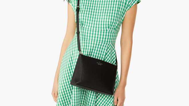 A lady with Kate Spade Leila Medium Crossbody