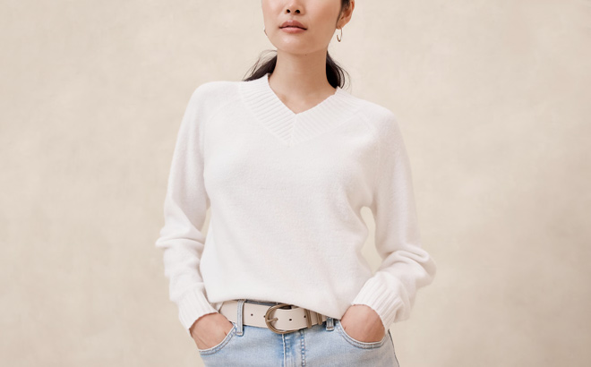 BRF COZY V NECK SWEATER