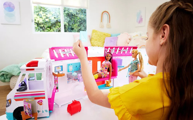 Barbie Transforming Ambulance and Clinic Playset