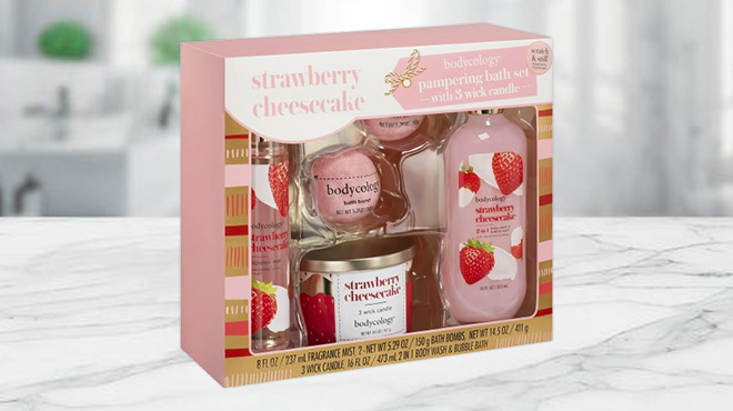 Bodycology Strawberry Cheesecake Pampering Bath Set