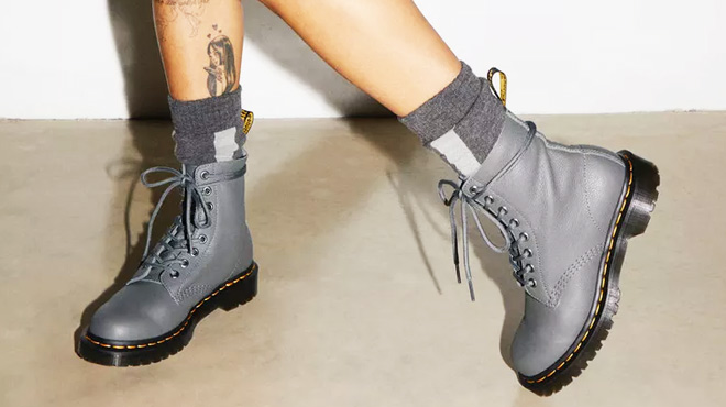 Dr Martens Womens Virginia Leather Boots