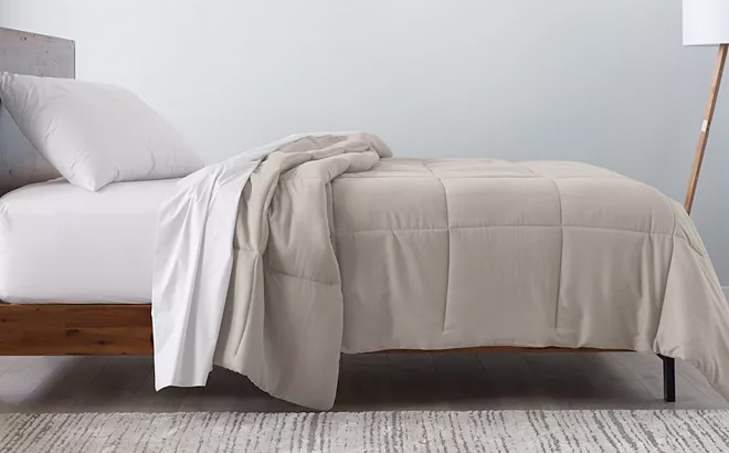 Ella Jayne All Season Soft Brushed Microfiber Down Alternative Comforter