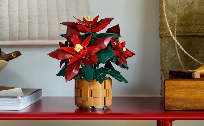 LEGO Icons Poinsettia Building Set