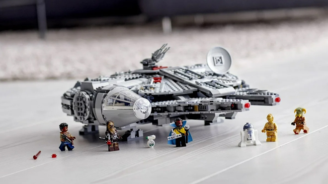 LEGO Star Wars Millennium Falcon Building Set