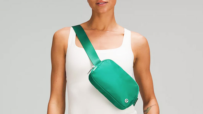 Lululemon Everywhere Belt Bag 1L Green