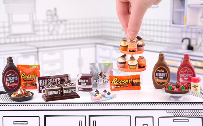 MGAs Miniverse Make It Mini Food Hershey Multipack Mini Collectibles