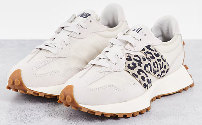 New Balance 327 Sneakers in Cream