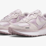 Nike Phoenix Waffle Womens Shoes in Plum Chalk Color