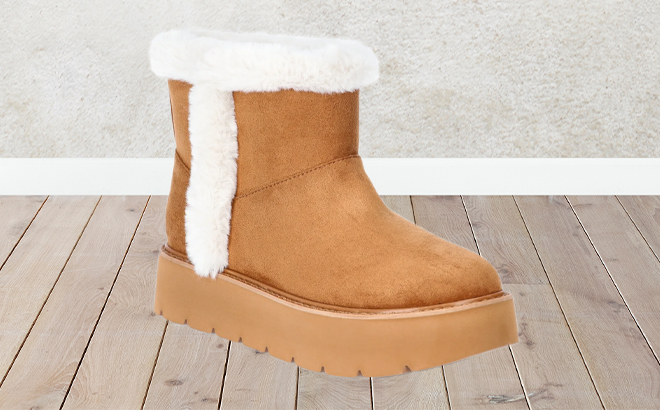 Time and Tru Womens Platform Mini Cozy Boots in Tan