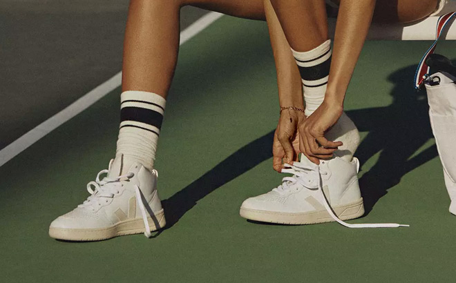 Veja Womens V 15 Sneakers