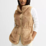 A Person wearing a Sonoma Goods For Life Womens Sherpa Vest