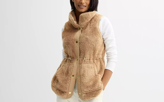 A Person wearing a Sonoma Goods For Life Womens Sherpa Vest