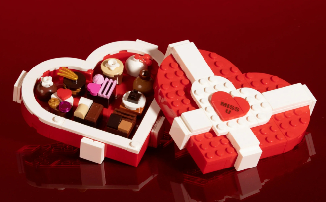 Brickcraft Box of Chocolates Brick Building Kit