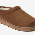 Dearfoams Clog Slipper in Chestnut Color