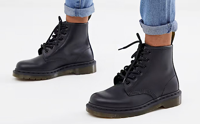 Dr Martens 101 6 Eye Boots