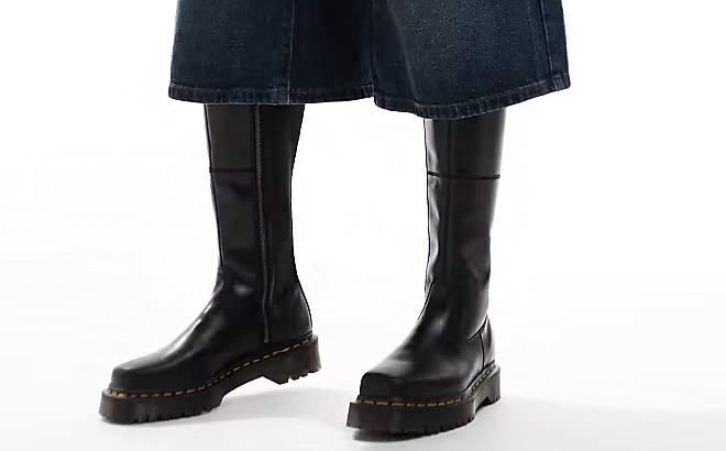 Dr Martens Amaayah Knee High Boots in Black Color