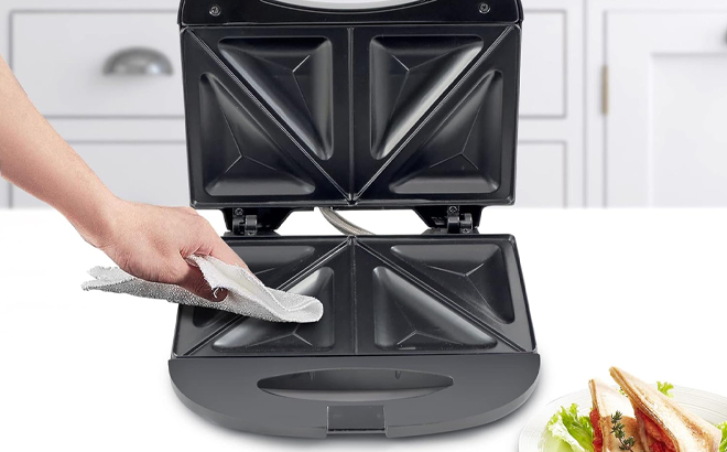 Elite Gourmet Maxi Matic Sandwich Maker