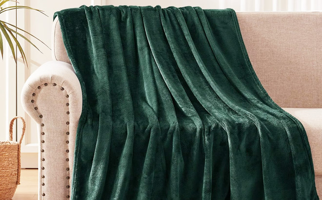 Fleece Throw Blanket in Forest Green Color