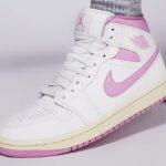 Nike Air Jordan 1 Mid Sneakers