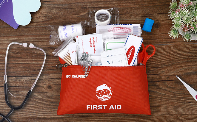 Qio Chuang Small First Aid Kit