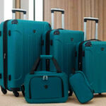 Travelers Club 5 Piece Hardside Spinner Luggage Set in Teal