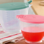 Tupperware 4-Cup & 8-Cup Mix-n-Store Pitcher Set