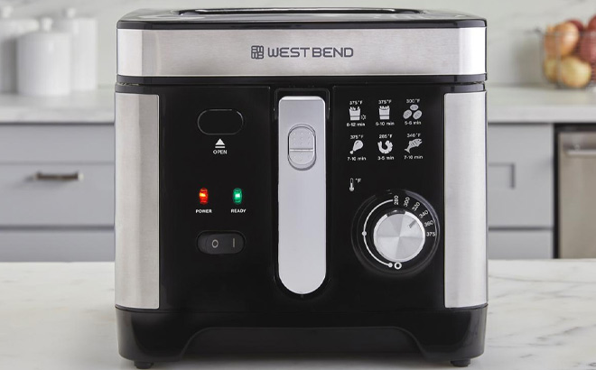 West Bend Deep Fryer with Bonus Strainer